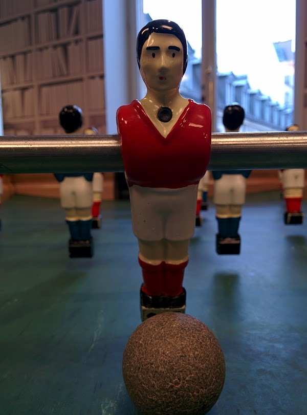 Il s'apprête à tirer, et goaaaaaaaal!
— Paris, Janvier 2014